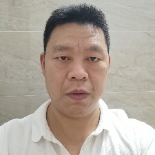 何先生