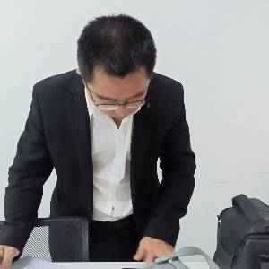 劉先生
